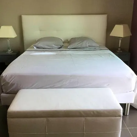 Elegante A Porto-vecchio Avec Piscine Privee فيلة