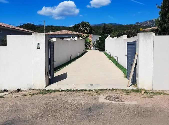 Elegante A Porto-vecchio Avec Piscine Privee *