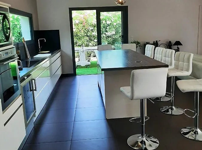 ヴィラ Elegante A Porto-vecchio Avec Piscine Privee