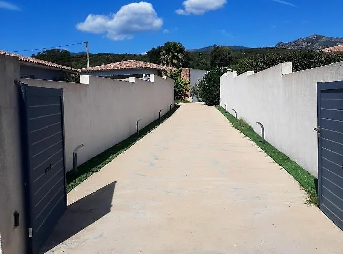 Elegante A Porto-vecchio Avec Piscine Privee *